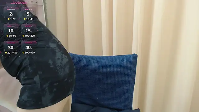 Snapshot of KaleAnisa chatting on 15, 10, 2025 KaleAnisa online show from 15, 10, 2025