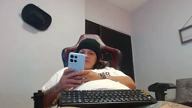 Snapshot of snowflake_xxx chatting on 28, 10, 2025 snowflake xxx online show from 28, 10, 2025