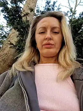 Miss    Mia  online show from 21, 3, 2025