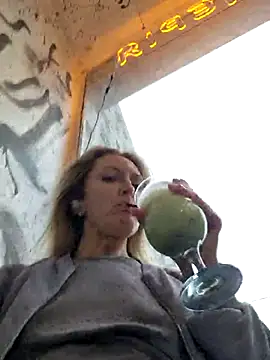 Miss    Mia  online show from 13, 10, 2025