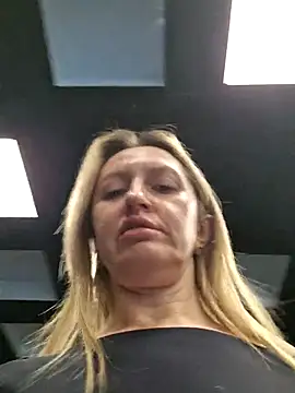 Miss    Mia  online show from 16, 12, 2025