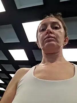 Miss    Mia  online show from 5, 2, 2026