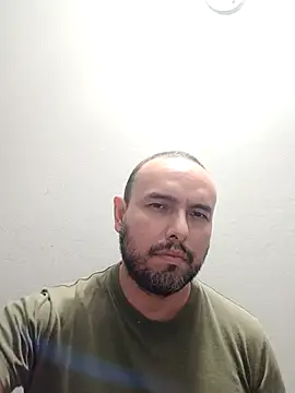 Snapshot of ElSunEagle chatting on 28, 11, 2025 ElSunEagle online show from 28, 11, 2025