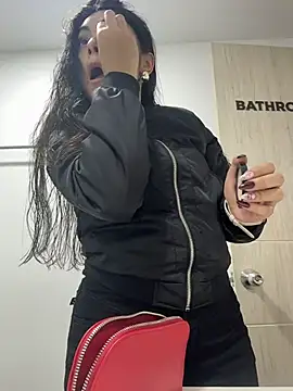 Snapshot of GiselOrtiz chatting on 6, 11, 2025 GiselOrtiz online show from 6, 11, 2025