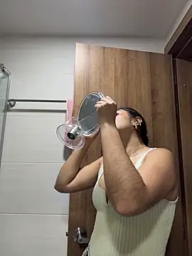 Snapshot of GiselOrtiz chatting on 29, 11, 2025 GiselOrtiz online show from 29, 11, 2025