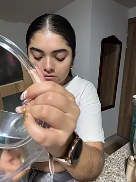 Snapshot of GiselOrtiz chatting on 4, 12, 2025 GiselOrtiz online show from 4, 12, 2025