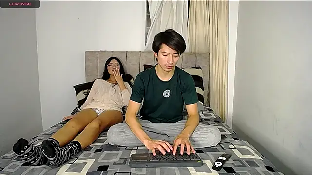 Snapshot of Pinkandyellowpokemon chatting on 12, 12, 2024 Pinkandyellowpokemon online show from 12, 12, 2024