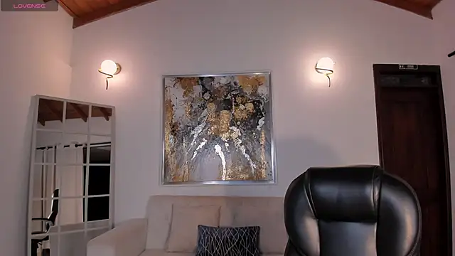 CorinneRusso online show from 7, 1, 2025