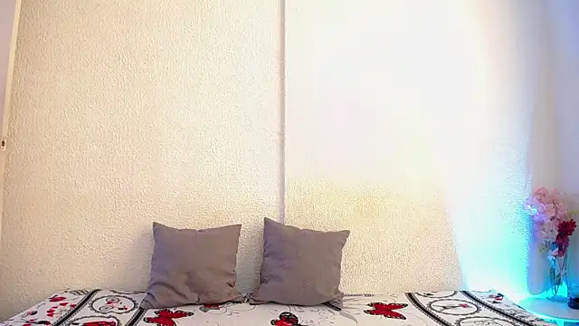 Snapshot of _joanne_and_oliver_ chatting on 12, 9, 2025 joanne and oliver online show from 12, 9, 2025