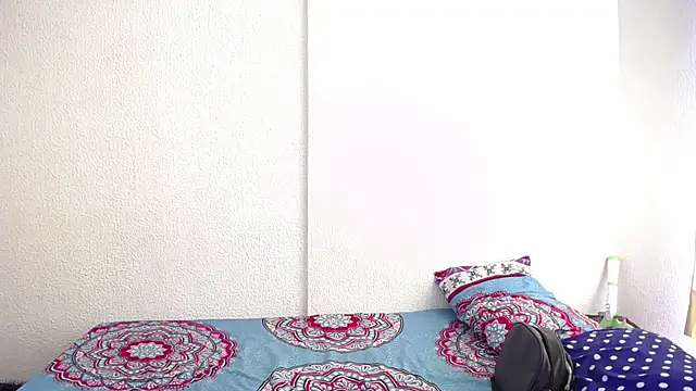 Snapshot of _joanne_and_oliver_ chatting on 13, 11, 2025 joanne and oliver online show from 13, 11, 2025