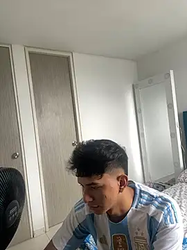 Leonarrrd 01 online show from 27, 2, 2025