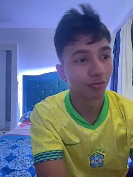 Leonarrrd 01 online show from 5, 3, 2025