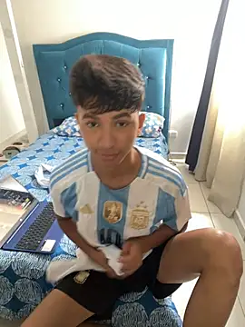 Leonarrrd 01 online show from 7, 3, 2025