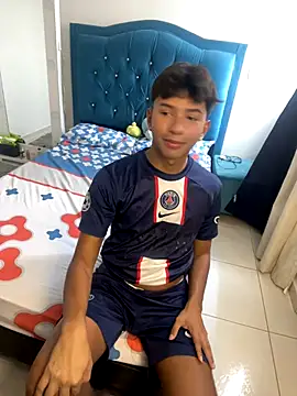 Leonarrrd 01 online show from 24, 9, 2025