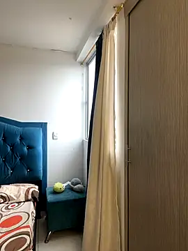 Leonarrrd 01 online show from 30, 9, 2025