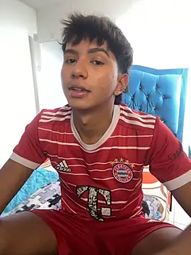 Leonarrrd 01 online show from 19, 10, 2025