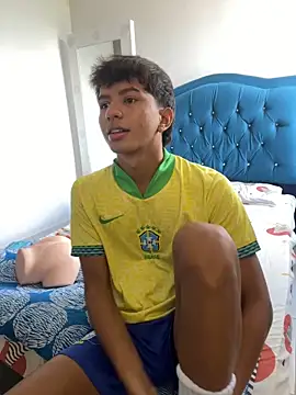 Leonarrrd 01 online show from 23, 10, 2025