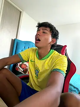 Leonarrrd 01 online show from 29, 11, 2025