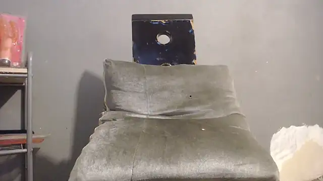 Snapshot of Amazing12inch chatting on 26, 10, 2025 Amazing12inch online show from 26, 10, 2025