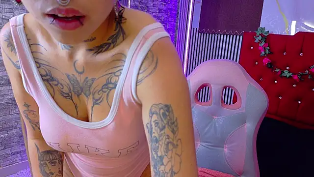 miahernadez303av online show from 16, 4, 2026