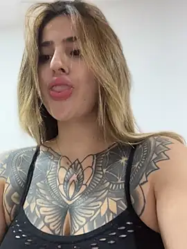 Snapshot of ValerieHilton chatting on 31, 12, 2024 ValerieHilton online show from 31, 12, 2024