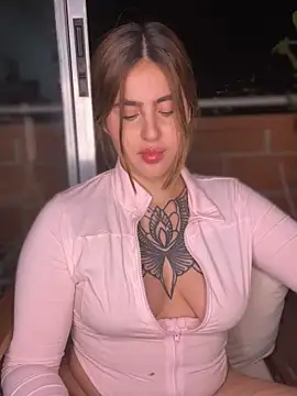 Snapshot of ValerieHilton chatting on 23, 1, 2025 ValerieHilton online show from 23, 1, 2025
