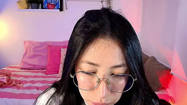 lilyy evanss online show from 10, 3, 2026