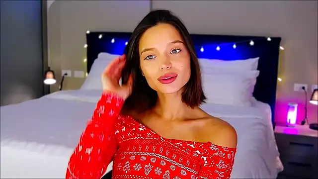 Snapshot of wow_Mia chatting on 12, 12, 2024 wow Mia online show from 12, 12, 2024