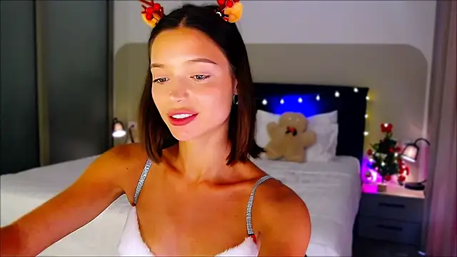 Snapshot of wow_Mia chatting on 21, 12, 2024 wow Mia online show from 21, 12, 2024