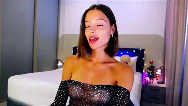 Snapshot of wow_Mia chatting on 30, 12, 2024 wow Mia online show from 30, 12, 2024