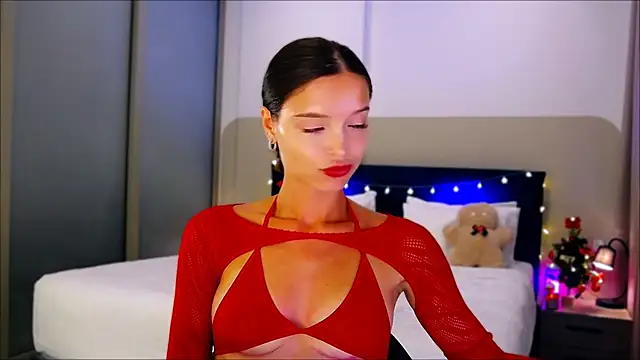 Snapshot of wow_Mia chatting on 30, 12, 2024 wow Mia online show from 30, 12, 2024