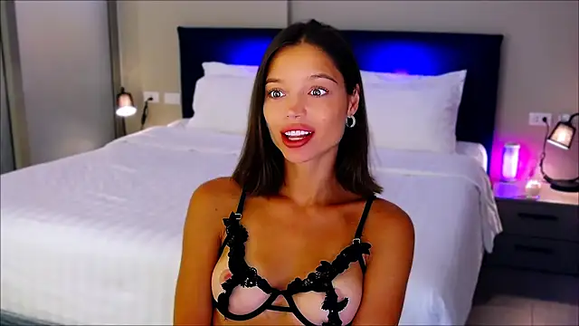 Snapshot of wow_Mia chatting on 13, 2, 2025 wow Mia online show from 13, 2, 2025