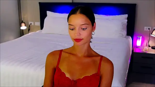 Snapshot of wow_Mia chatting on 15, 2, 2025 wow Mia online show from 15, 2, 2025