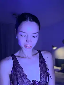 Snapshot of wow_Mia chatting on 11, 11, 2025 wow Mia online show from 11, 11, 2025