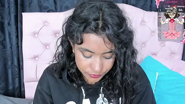 Snapshot of Applehot_LRR chatting on 5, 2, 2025 Applehot LRR online show from 5, 2, 2025