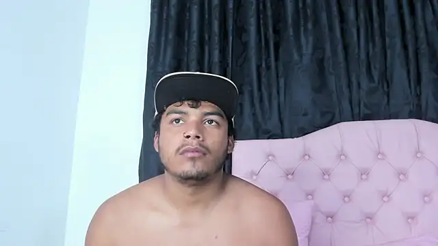 Snapshot of Applehot_LRR chatting on 7, 2, 2025 Applehot LRR online show from 7, 2, 2025