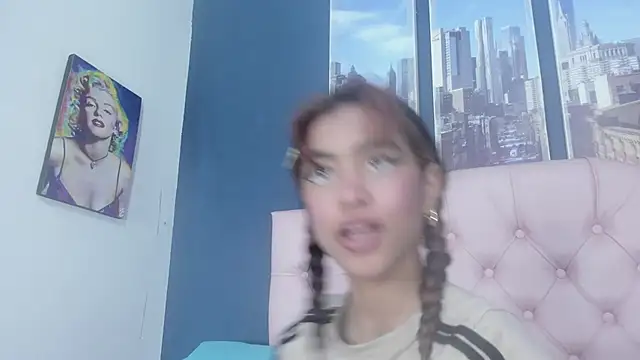 Snapshot of Applehot_LRR chatting on 10, 9, 2025 Applehot LRR online show from 10, 9, 2025