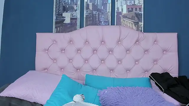 Snapshot of Applehot_LRR chatting on 19, 9, 2025 Applehot LRR online show from 19, 9, 2025