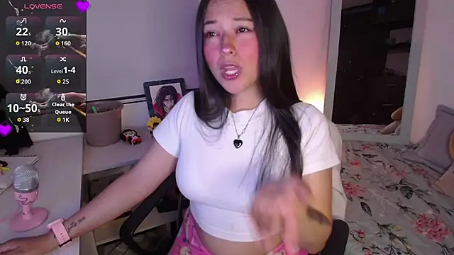 Snapshot of Lexie_Thompson10 chatting on 27, 11, 2025 Lexie Thompson10 online show from 27, 11, 2025