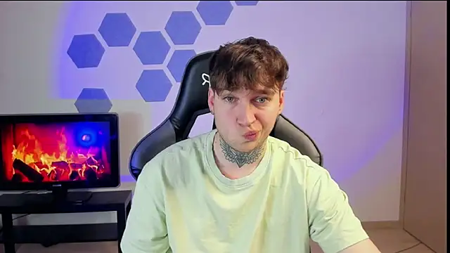 Chris Tyson online show from 2, 2, 2025