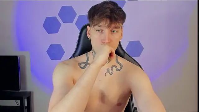 Chris Tyson online show from 4, 3, 2025