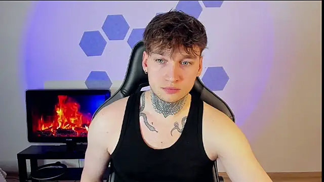 Chris Tyson online show from 8, 3, 2025