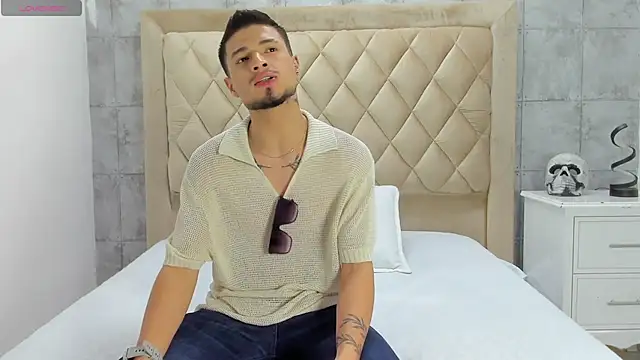 EdwardRoss  online show from 11, 9, 2025