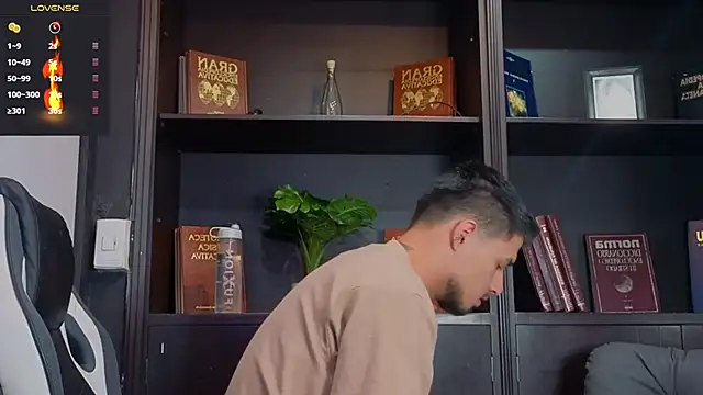 EdwardRoss  online show from 28, 9, 2025