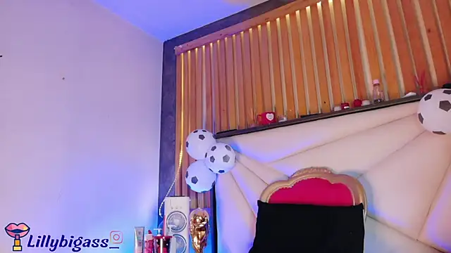 LilyyBigAss online show from 26, 6, 2026