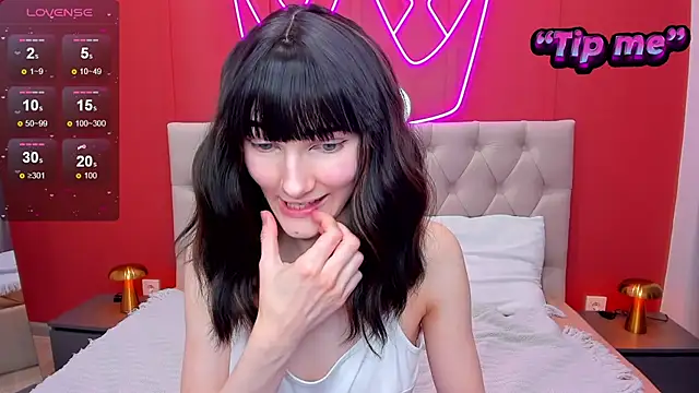 Lili flowerr online show from 25, 1, 2025