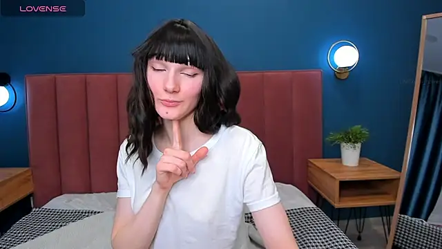 Snapshot of Lili_flowerr chatting on 12, 3, 2025 Lili flowerr online show from 12, 3, 2025