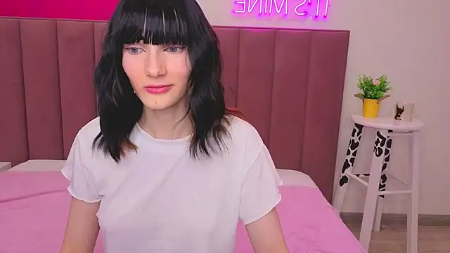 Lili flowerr online show from 16, 6, 2026