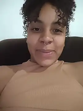 Julia Pretinha online show from 15, 12, 2025