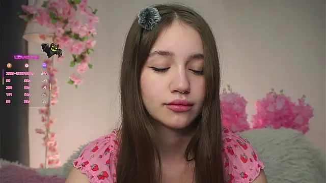 AmiLewis online show from 4, 11, 2025